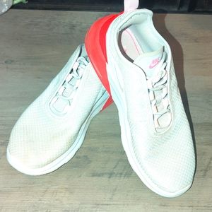 "Nike" Air Max Motion 2's, 9 (men's 7 1/2)